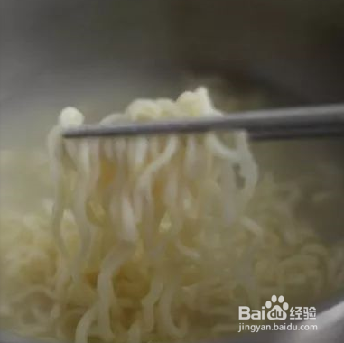 芦笋鸡丁炸酱方便面