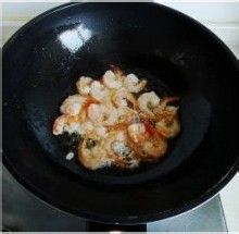 自制餐厅里的火爆菜---宫保虾球