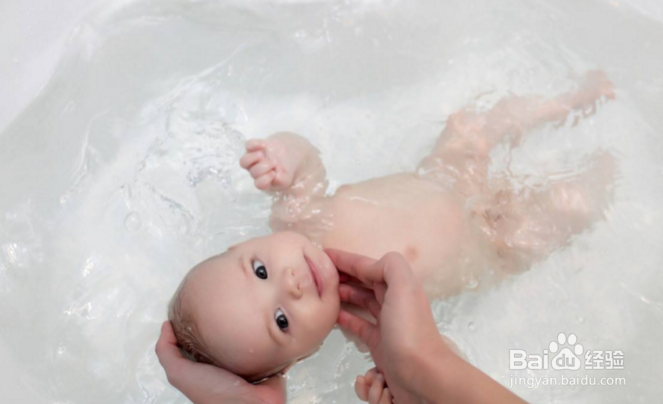 <b>如何让3岁以内的宝宝爱上洗澡</b>