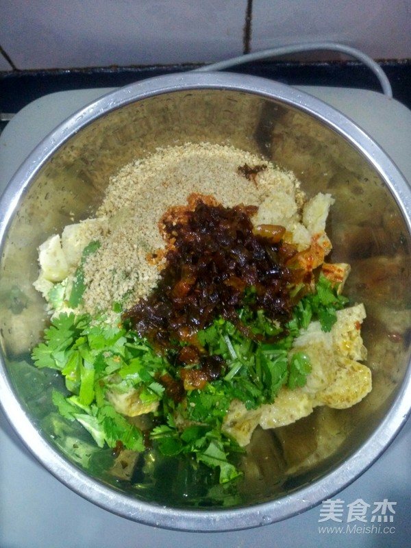 香菜拌面筋的做法