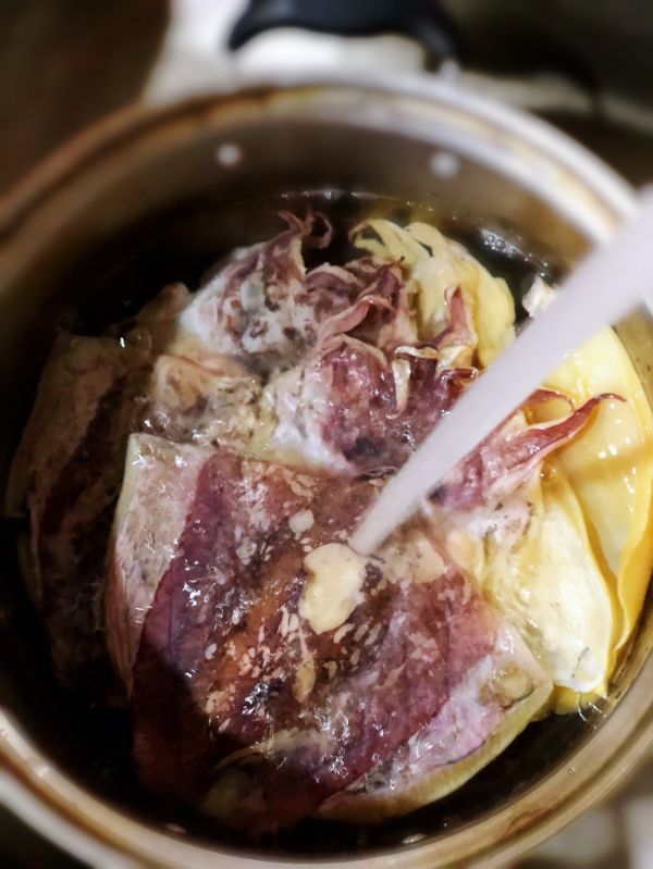 鲜墨鱼烧排骨和墨鱼干烧肉