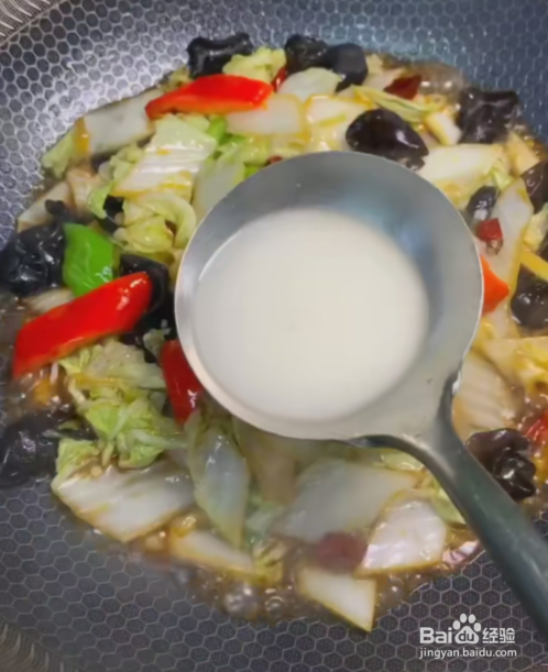 青椒炒白菜的做法！