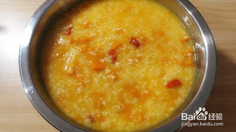 分享一道小米南瓜粥的做法,有养脾胃的功效
