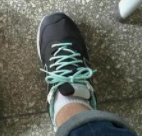 如何防止鞋舌头总是歪