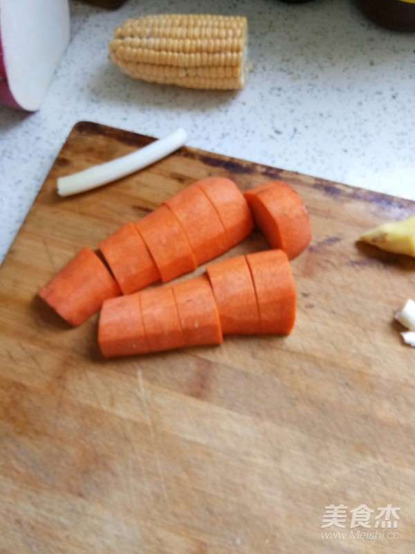 排骨玉米汤的做法