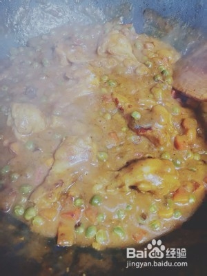 在家制作美味的咖喱鸡翅根