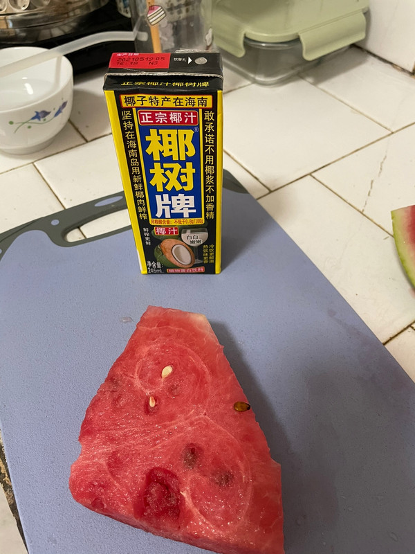 一杯西瓜椰奶冻