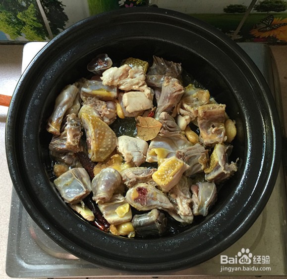 花菇焖烧土鸡肉的做法