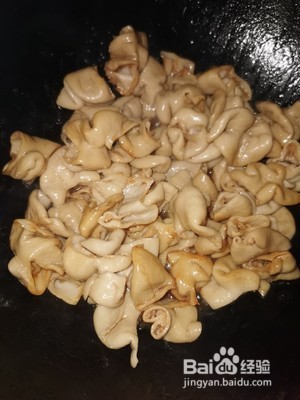 砂锅红烧卤味猪大肠的做法
