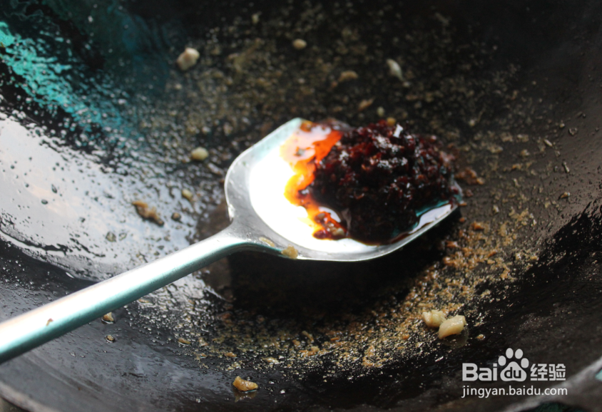 辣炒鸡丁(鸡肉炒不老秘方)