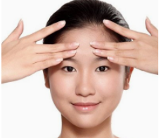 冬天脸出油厉害怎么办