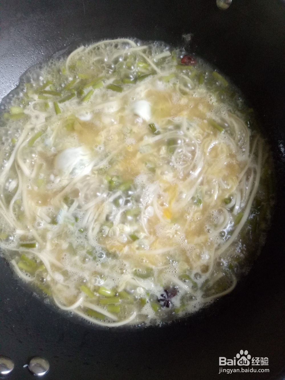 蒜苔鸡蛋面的家常做法