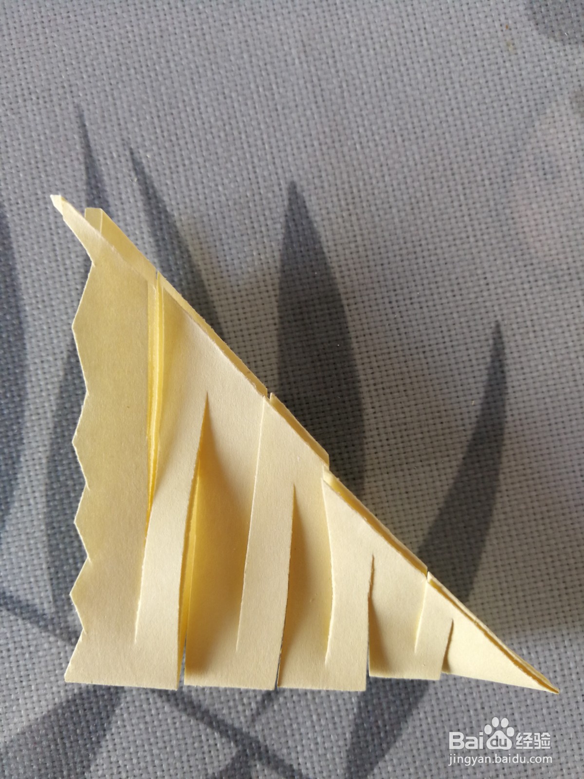 漂亮的彩纸拉花