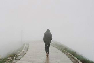 为什么有些爱情要“错过”