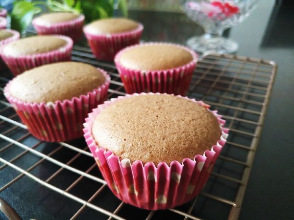 可可戚风纸杯蛋糕