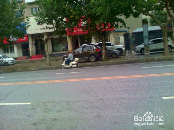 自行车和摩托车在通道行驶要安全
