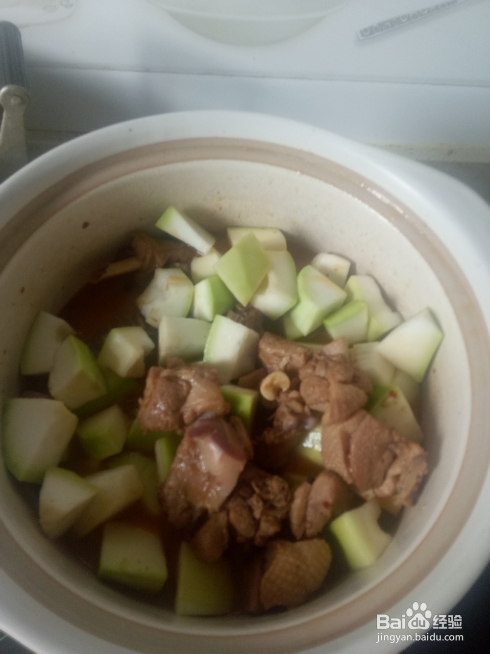 砂锅半边鸭炖葫芦