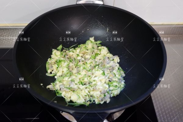 蛤蜊肉青瓜炒蛋