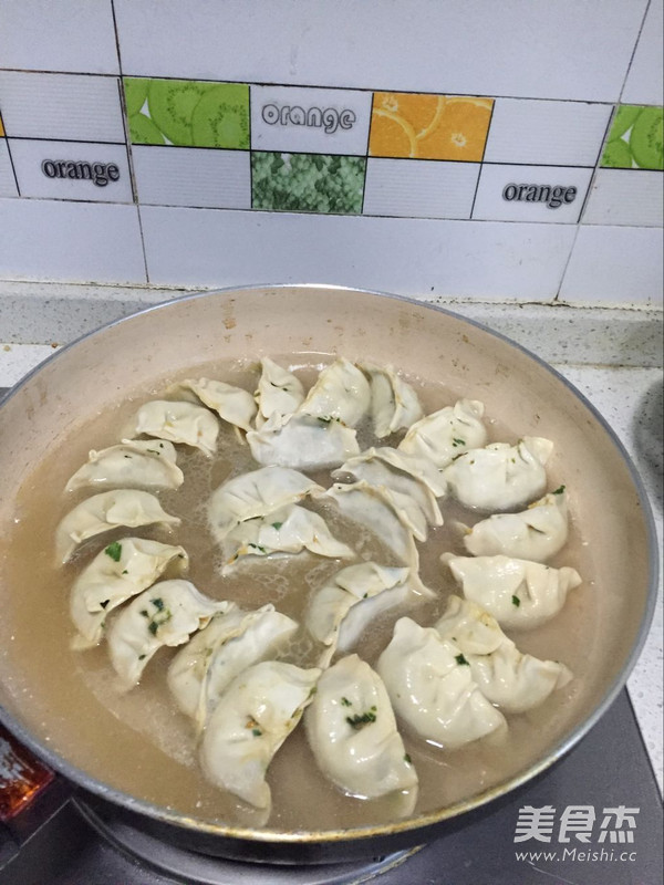 鸡蛋芹菜煎饺