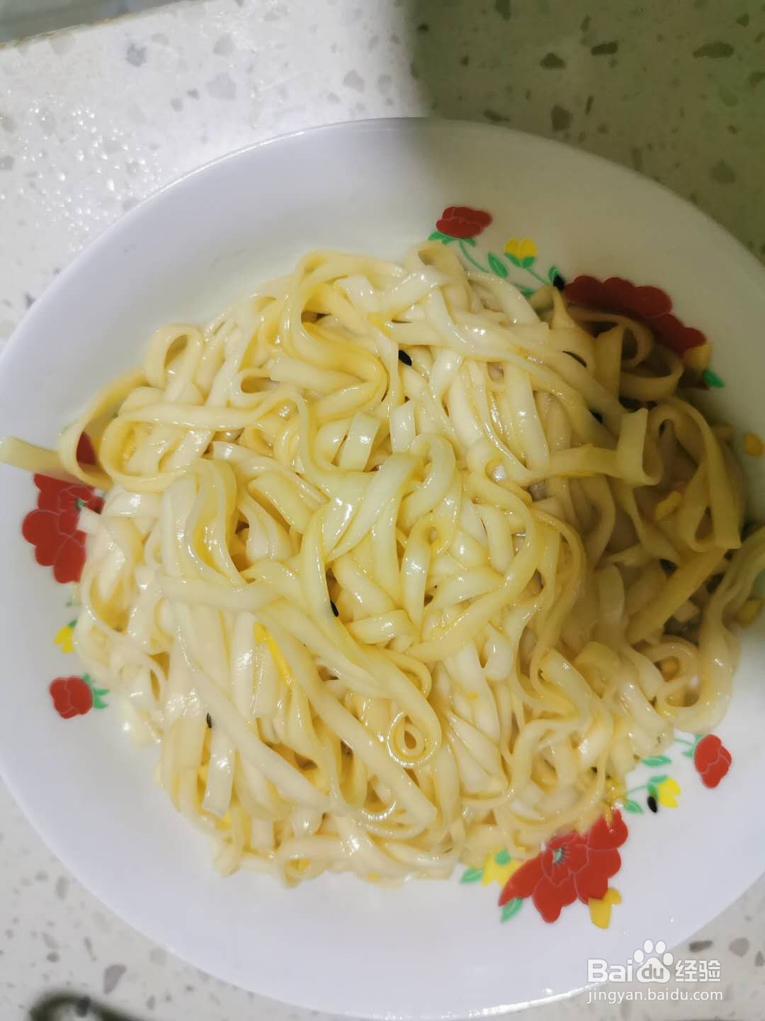 丝瓜鸡蛋面的做法