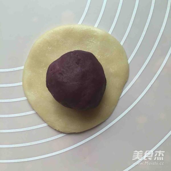 紫薯蛋黄酥的做法