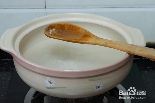 新的砂锅使用前怎样处理