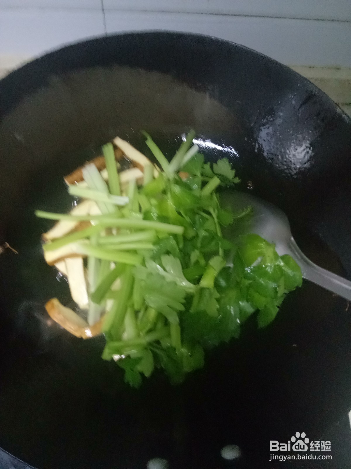 包菜芹菜炒豆干