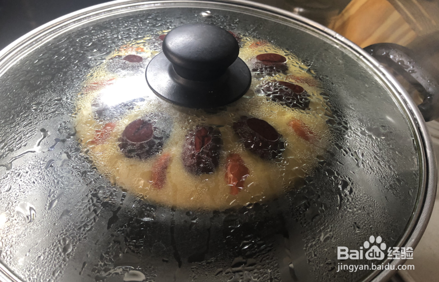 如何轻松自制年夜饭甜点“红糖发糕”？