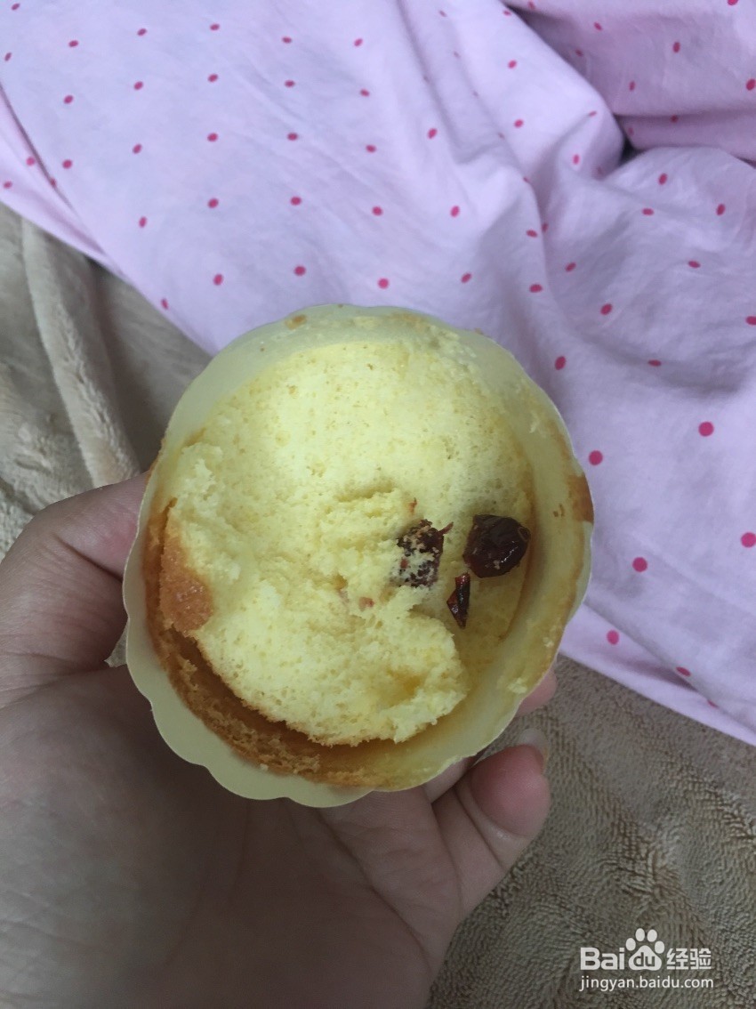 蔓越莓戚风纸杯蛋糕