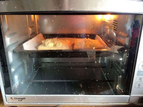 黄金芝士焗烤鸡蛋土司