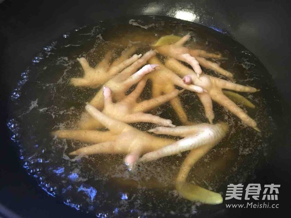 鲍汁凤爪的做法