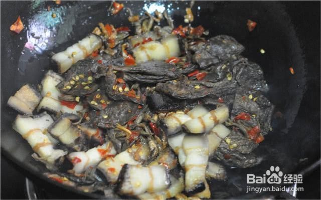 家庭自制腊肉炒茄子干