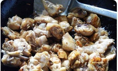 超好吃的——家 庭版大 盘鸡做 法