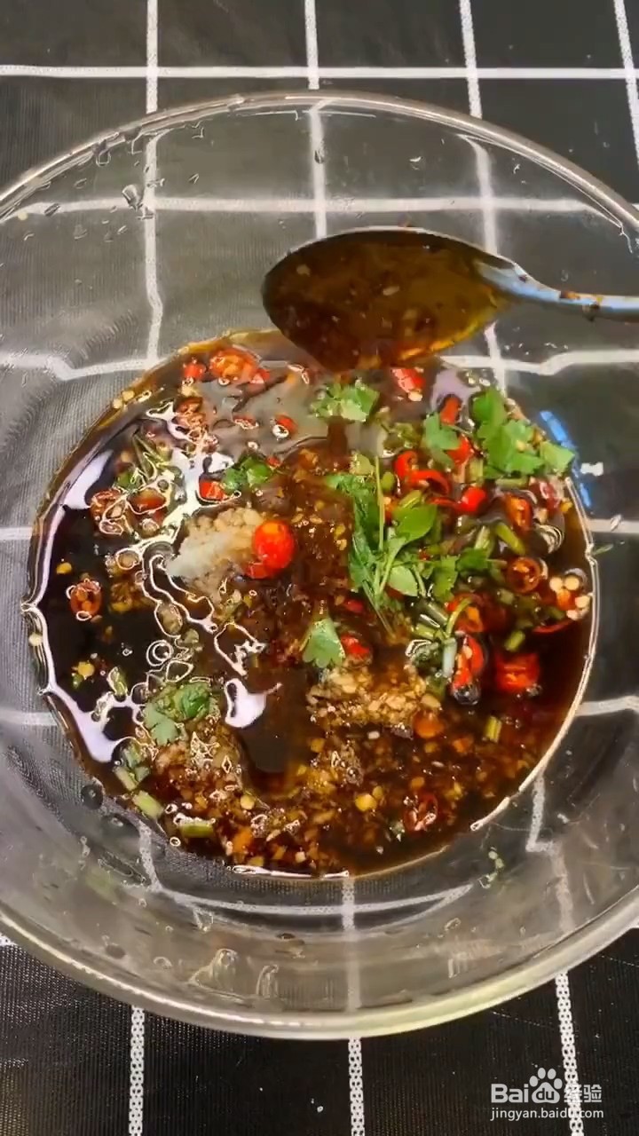 如何利用豆角制作开胃凉菜