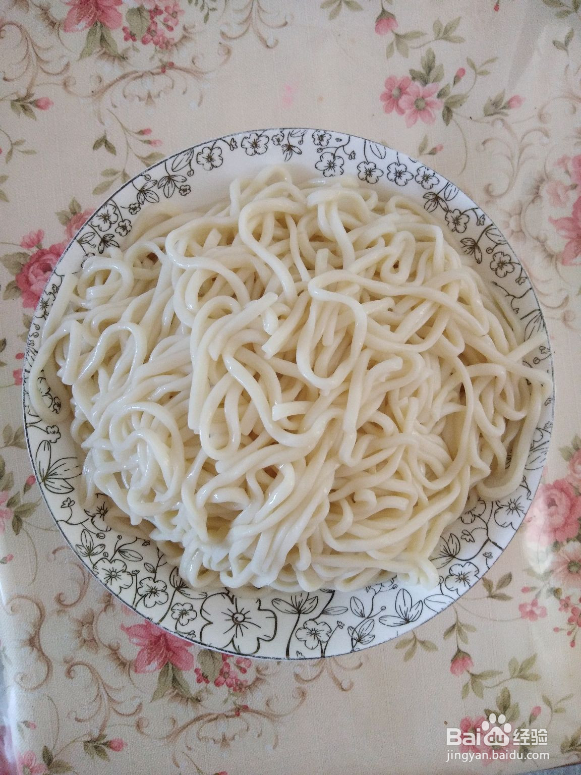 五彩蛋炒面的做法