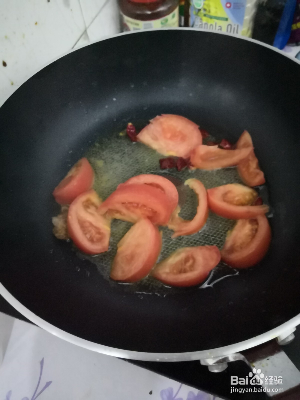 如何制作黑胡椒土豆鸡翅