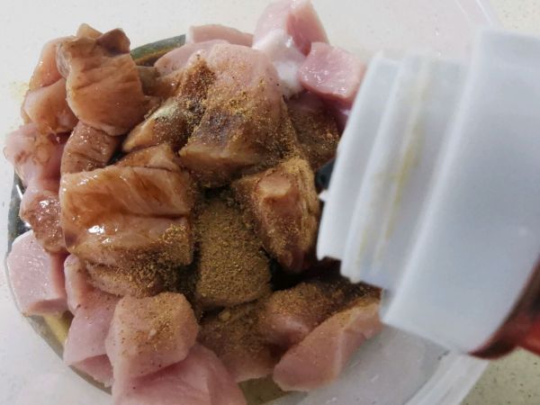 秘制蒜香烤肉肉