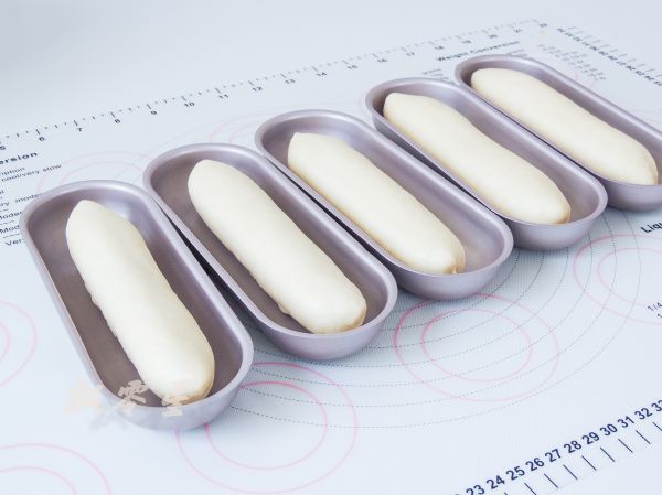 肉松火腿肠软面包