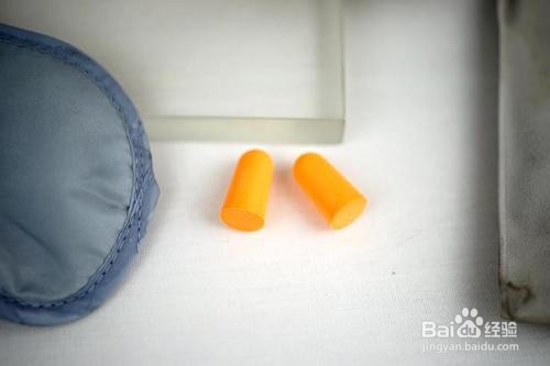 如何在嘈杂的呼噜声中入睡的小方法