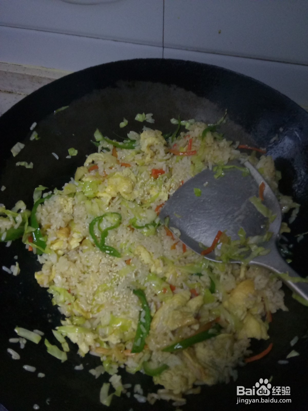 青椒包菜胡萝卜鸡蛋炒饭