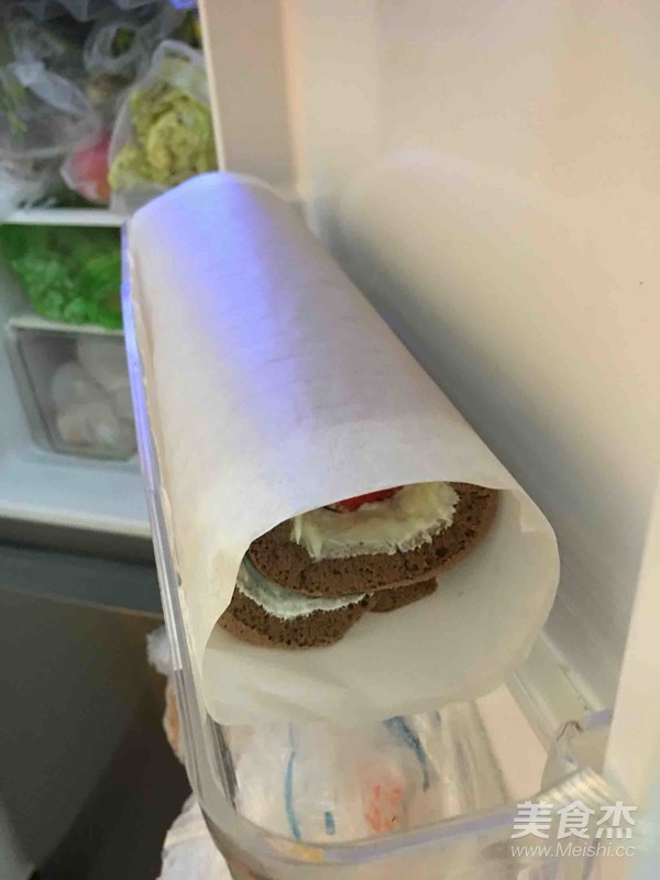 草莓奶油可可卷