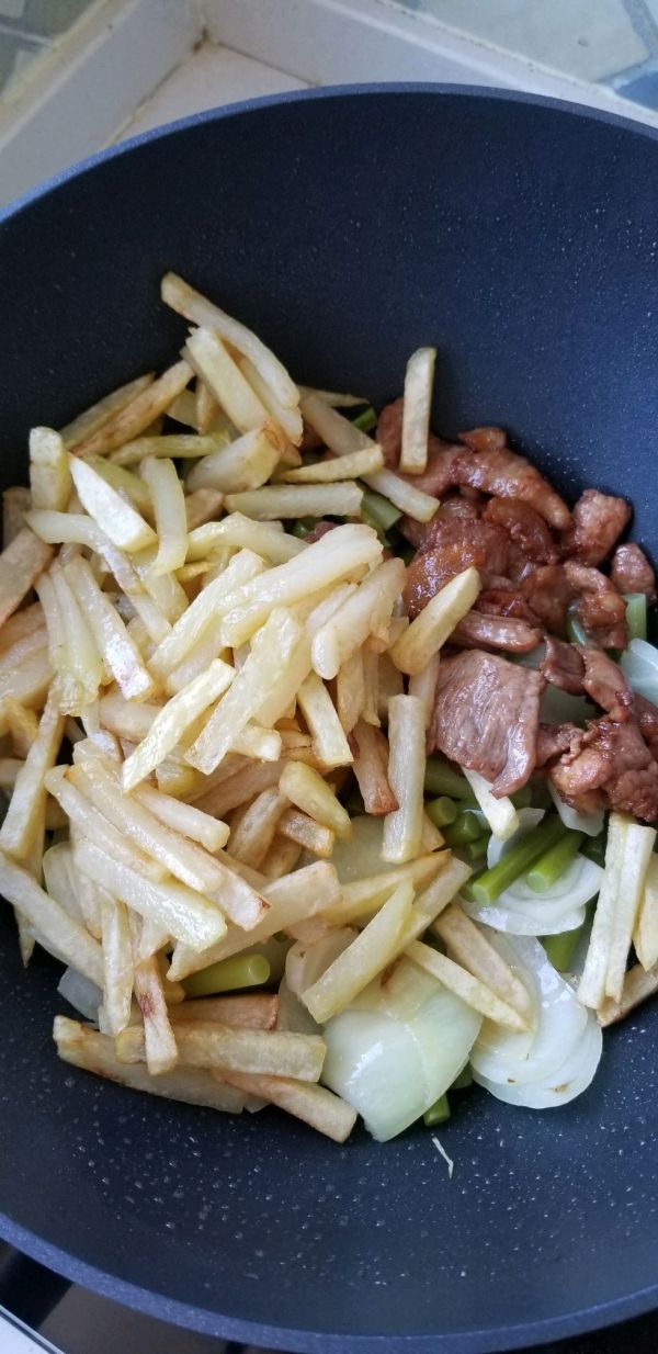 蒜薹土豆洋葱溜肉片