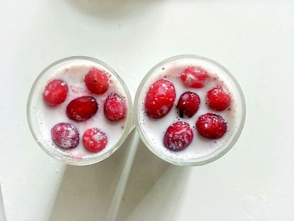 酸爽可口蔓越莓果冻奶