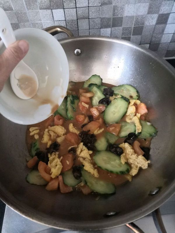 黄瓜黑木耳炒番茄鸡蛋