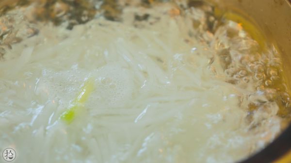 羊肉丸子萝卜汤