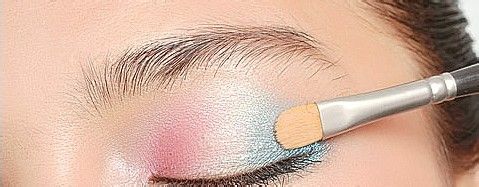 教你红搭蓝粉嫩可爱眼妆让你今夏玩转色彩