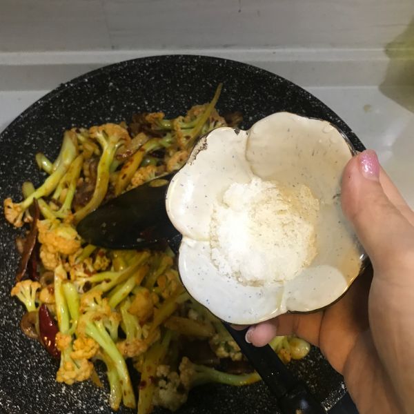 五花肉干煸有机花菜