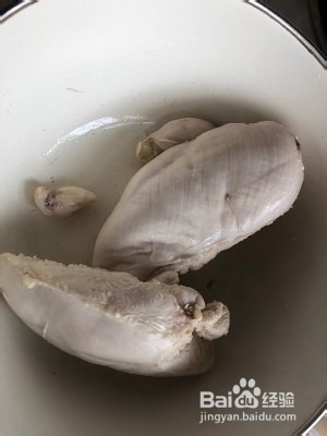 健康养生佳品鸡胸肉炒青椒的做法