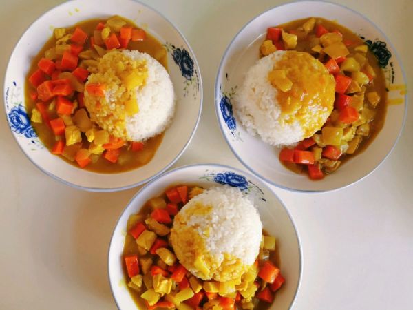 美味咖喱鸡块饭