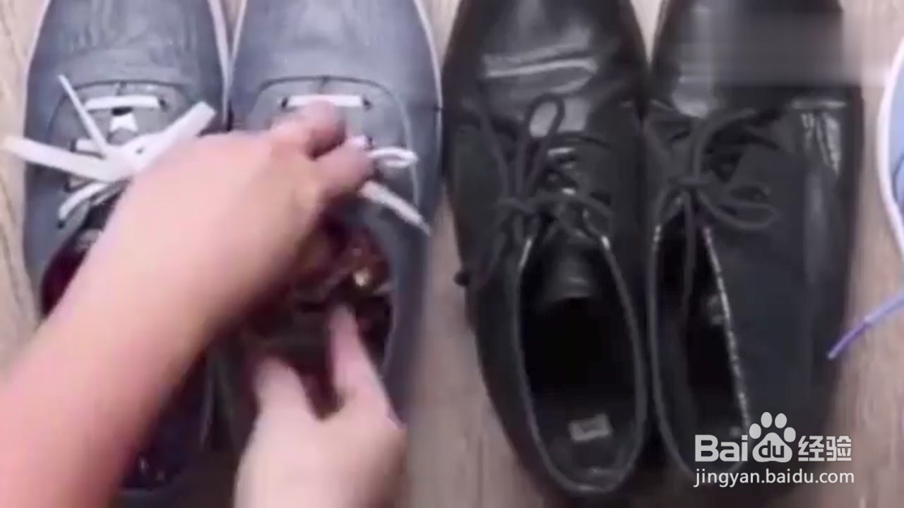 怎样收纳衣服占位小